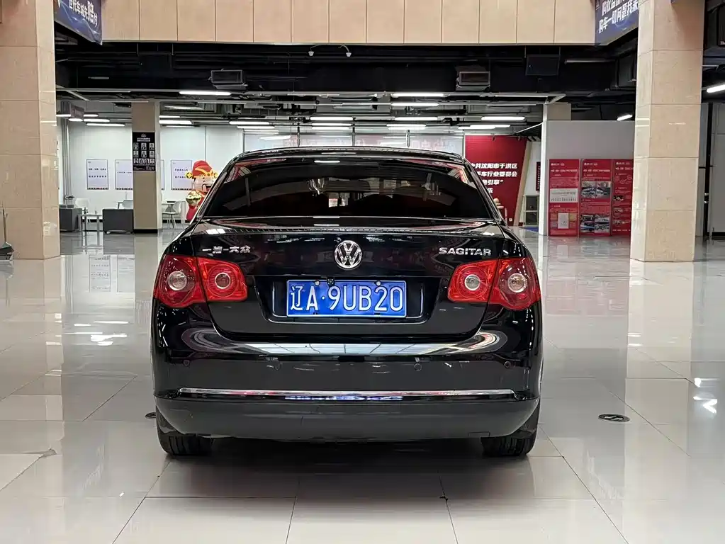 Volkswagen Sagitar 2011 1.6L AT Fashion