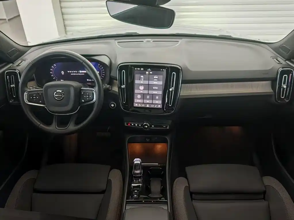 Volvo XC40 — миниатюра 15