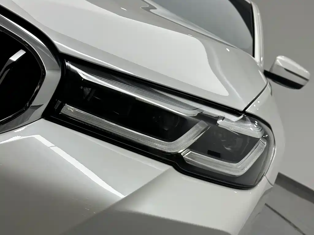 BMW 5 Series — миниатюра 20