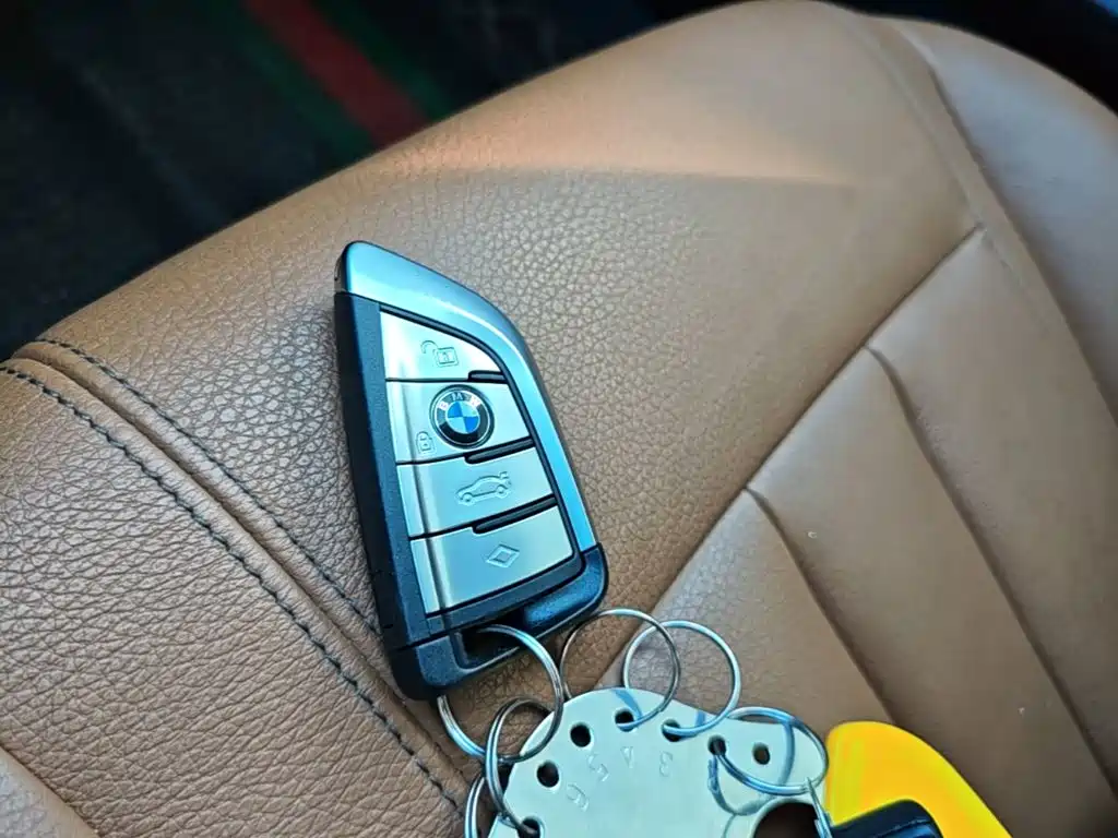 BMW 5 Series — миниатюра 9