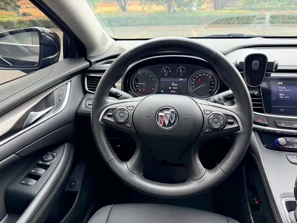 Buick LaCrosse — миниатюра 10