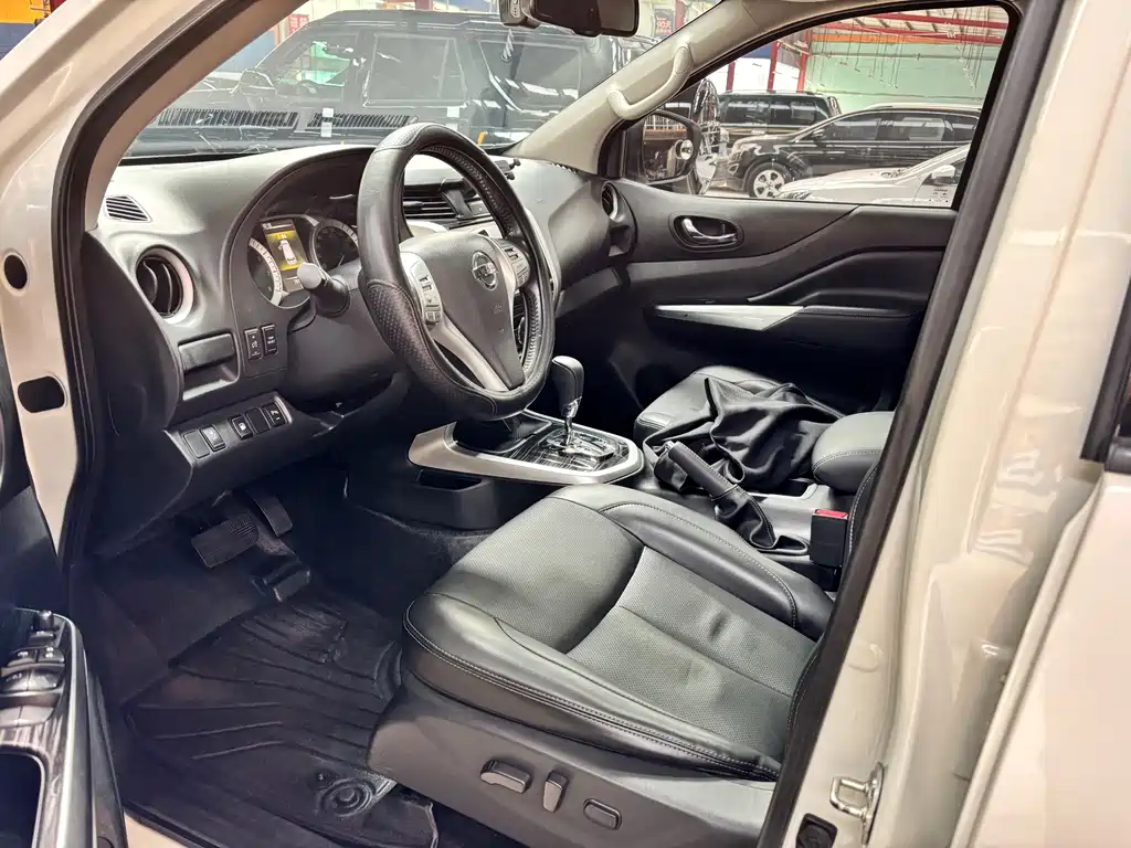 Nissan Terra — миниатюра 7