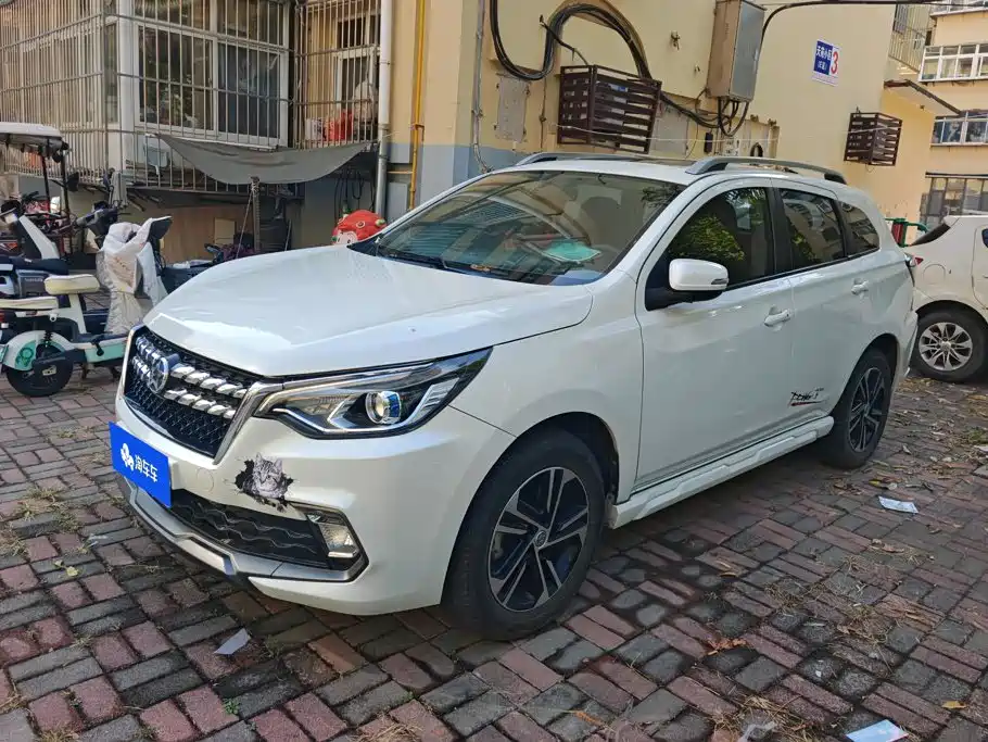 Venucia T70