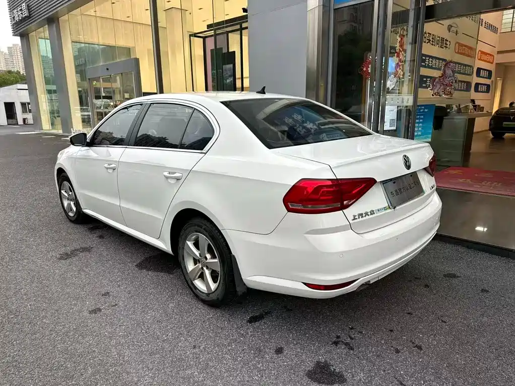Volkswagen Lavida — миниатюра 4