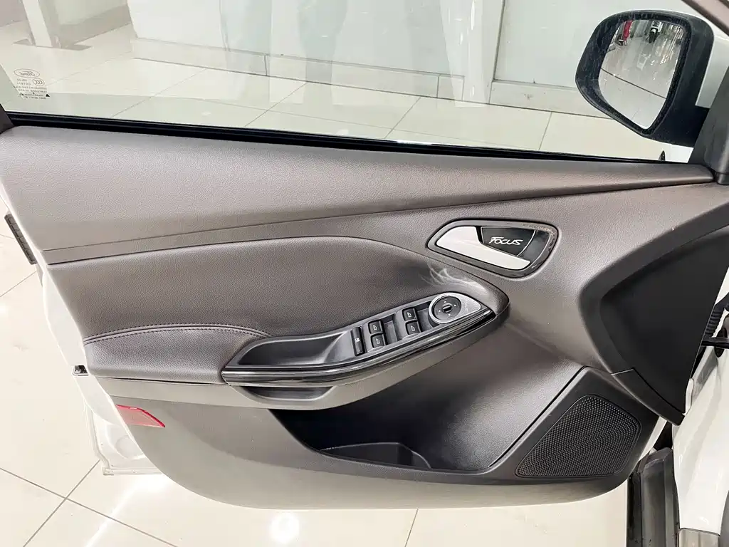 Ford Focus — миниатюра 13