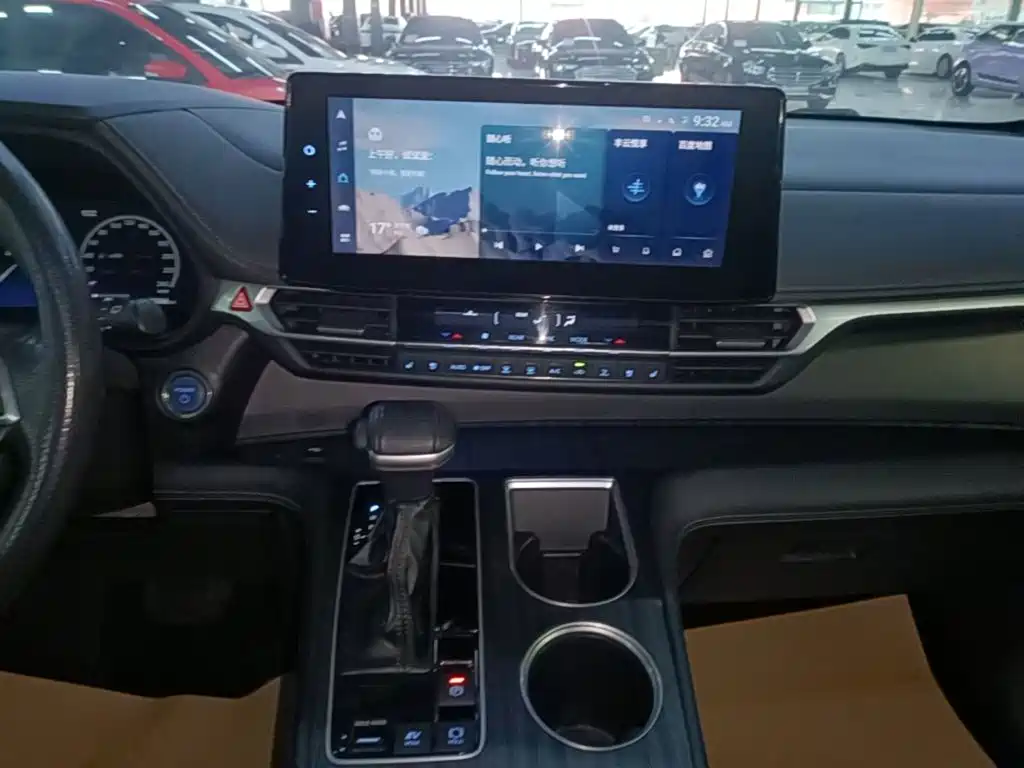 Toyota Sienna — миниатюра 13