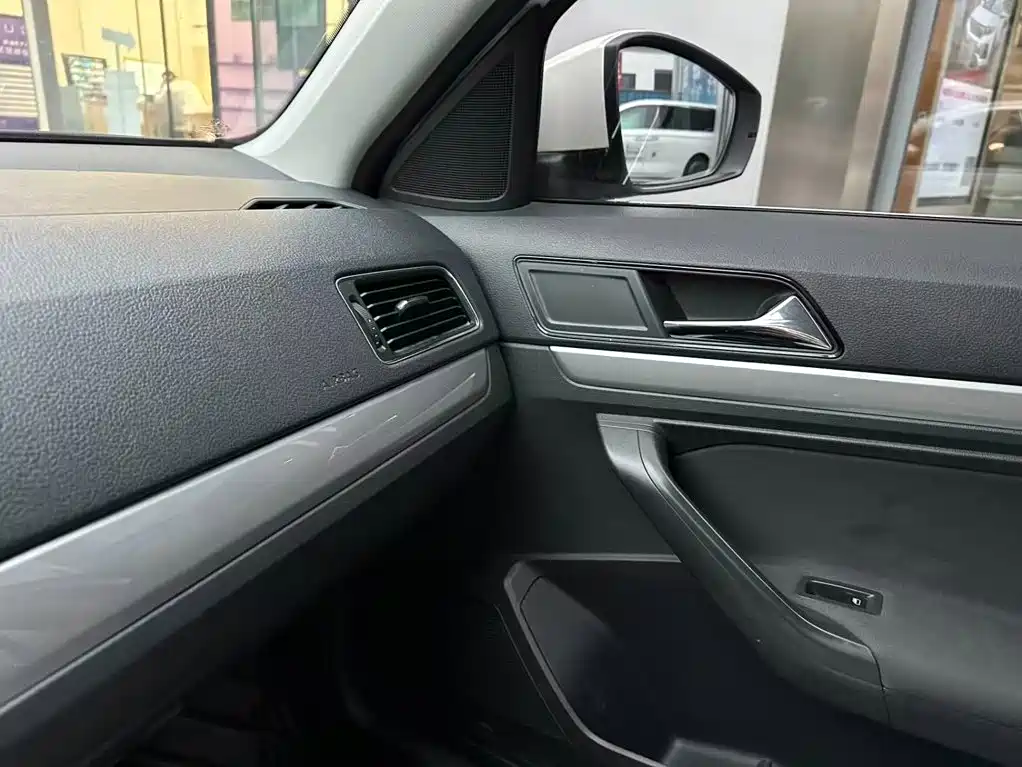 Volkswagen Lavida — миниатюра 10