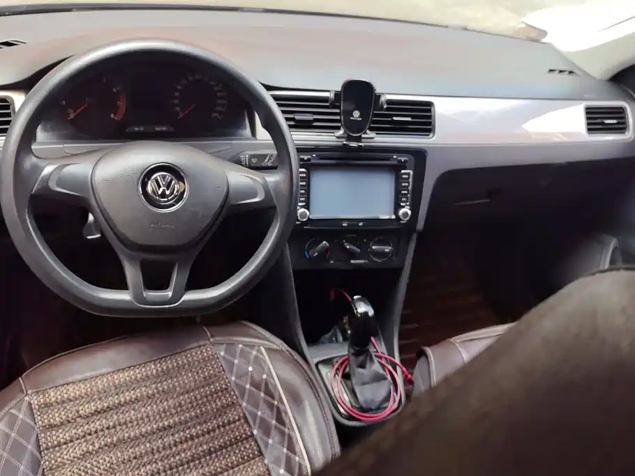 Volkswagen Santana — миниатюра 12