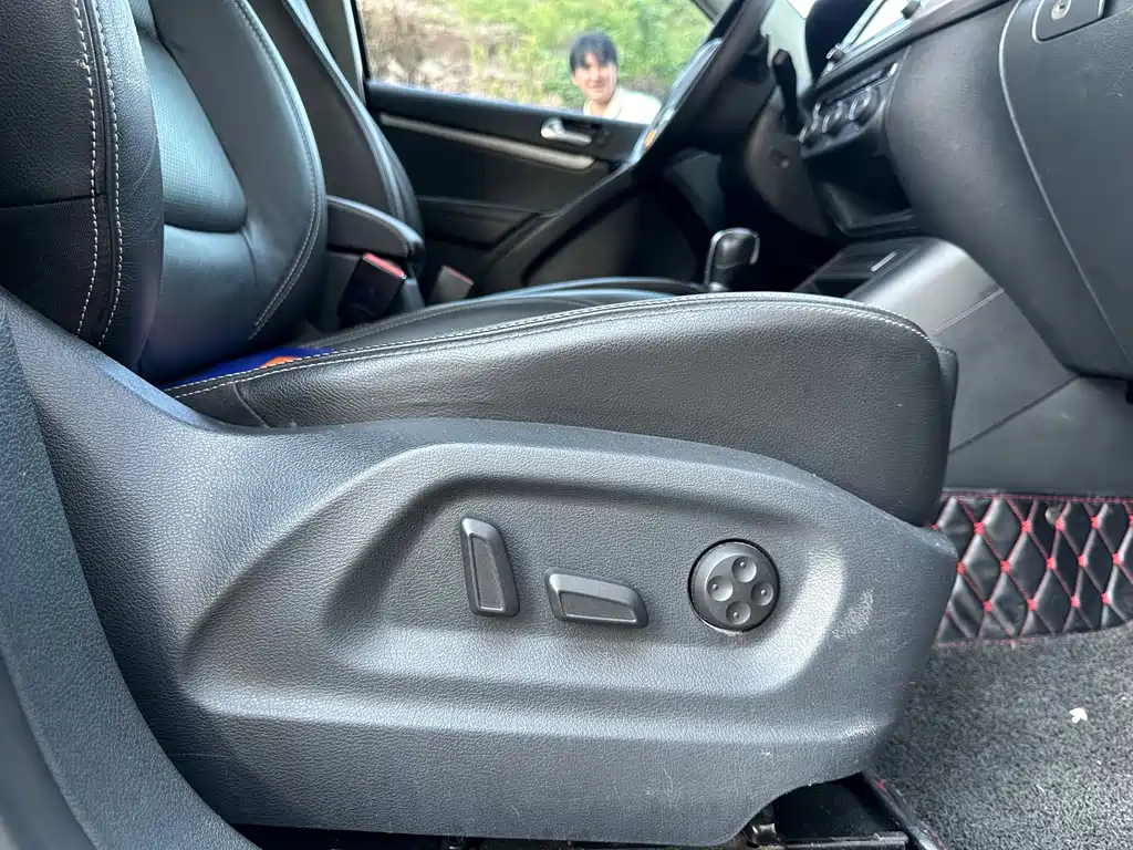 Volkswagen Tiguan — миниатюра 12