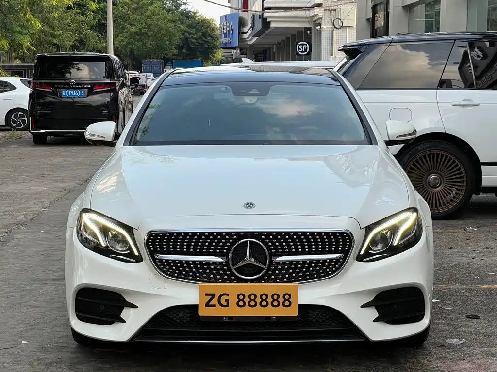 Mercedes-Benz E-Class — миниатюра 2