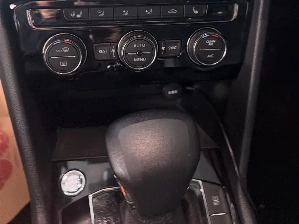 Volkswagen Tiguan L — миниатюра 13