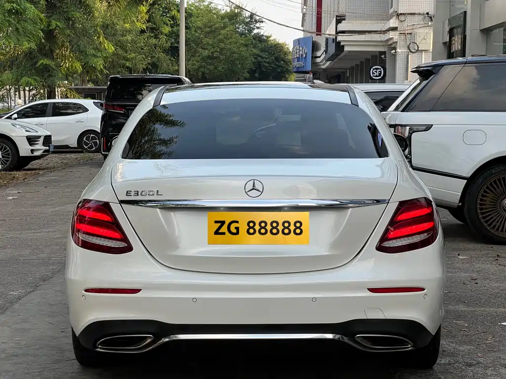 Mercedes-Benz E-Class — миниатюра 5