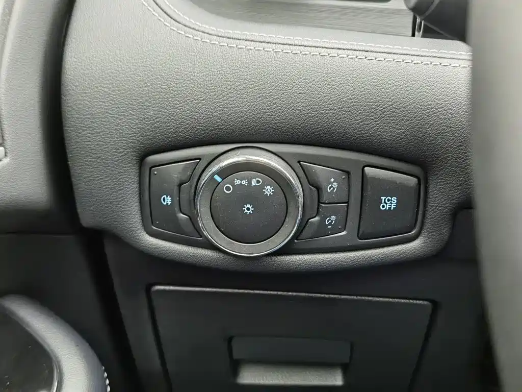 Ford Edge — миниатюра 21