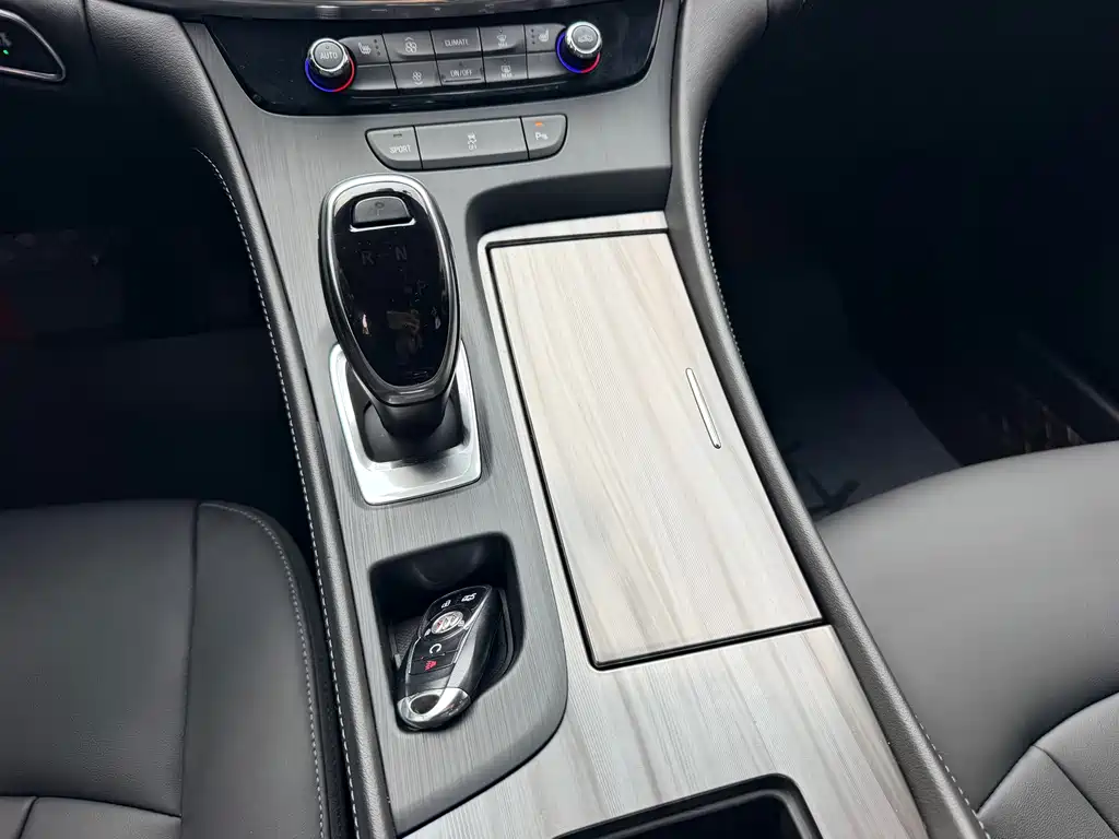 Buick LaCrosse — миниатюра 13