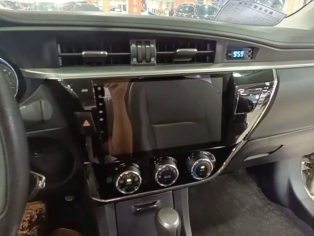 Toyota Corolla — миниатюра 13