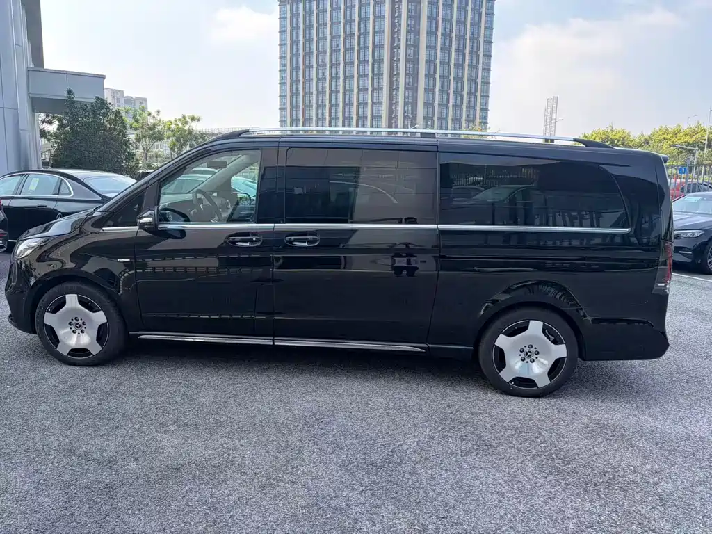 Mercedes-Benz V-Class V 2024 V 300 L Luxury