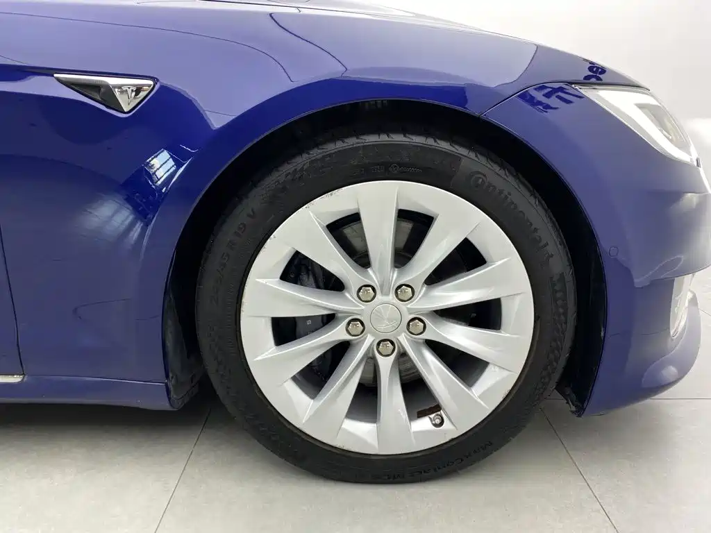 Tesla Model S — миниатюра 8