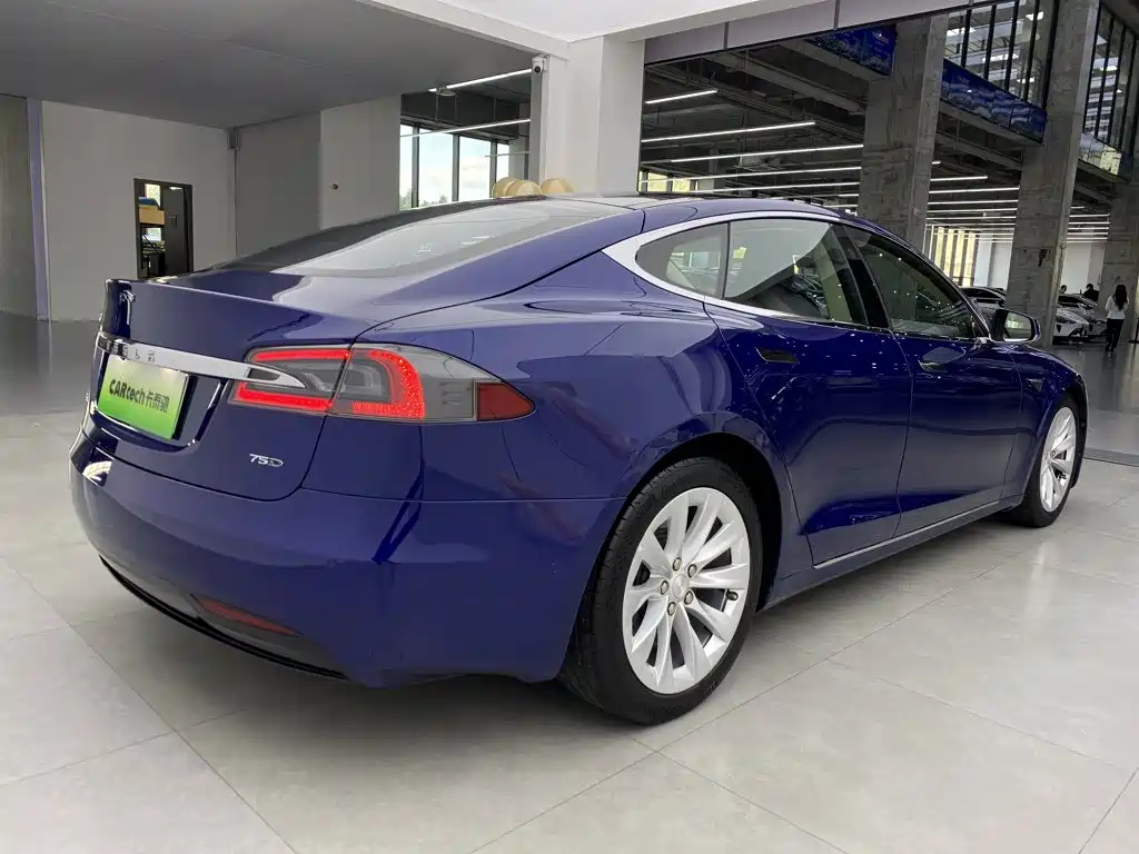 Tesla Model S — миниатюра 4