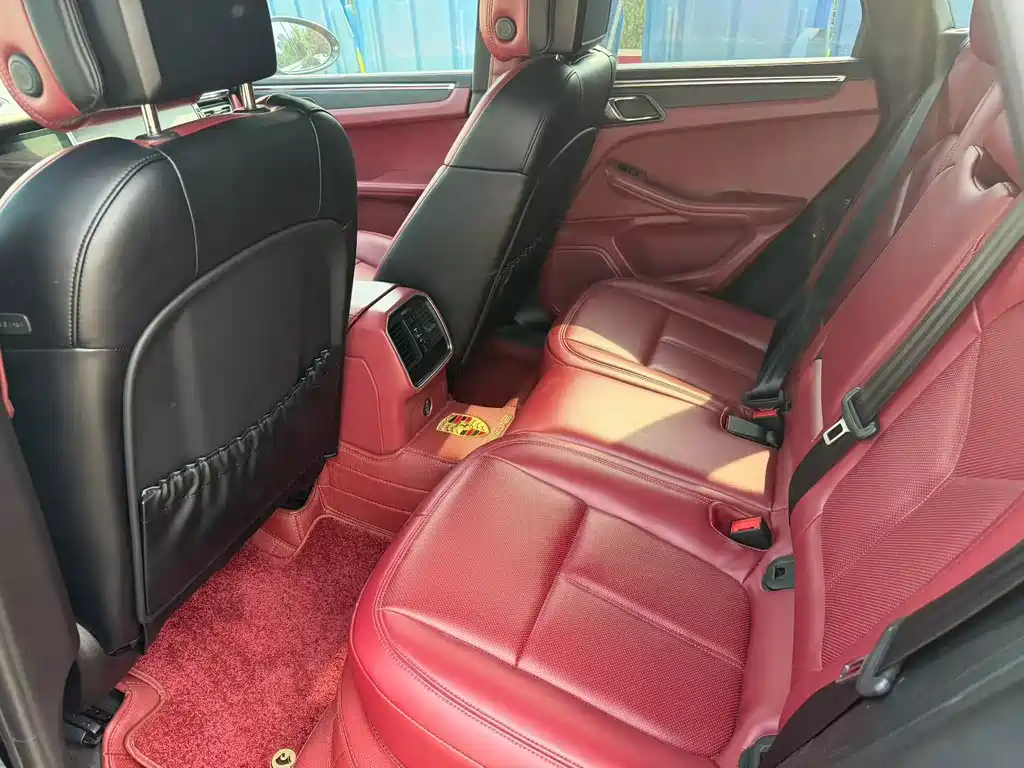 Porsche Macan — миниатюра 6