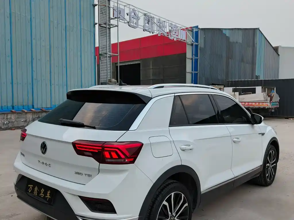 VOLKSWAGEN T ROC EXPLORING SONGS