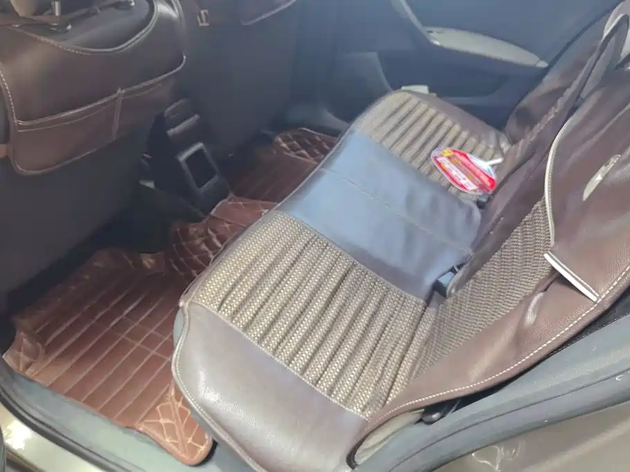 Volkswagen Santana — миниатюра 11