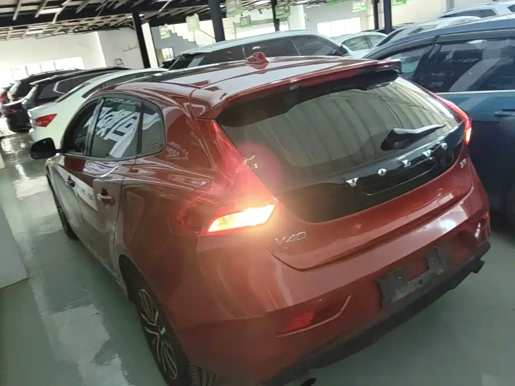Volvo V40 — миниатюра 5