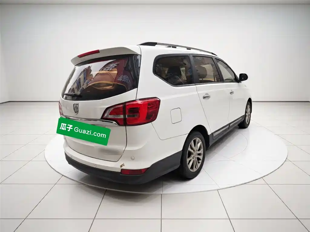 Baojun 730 2016 1.5L MT Comfort 7 мест V