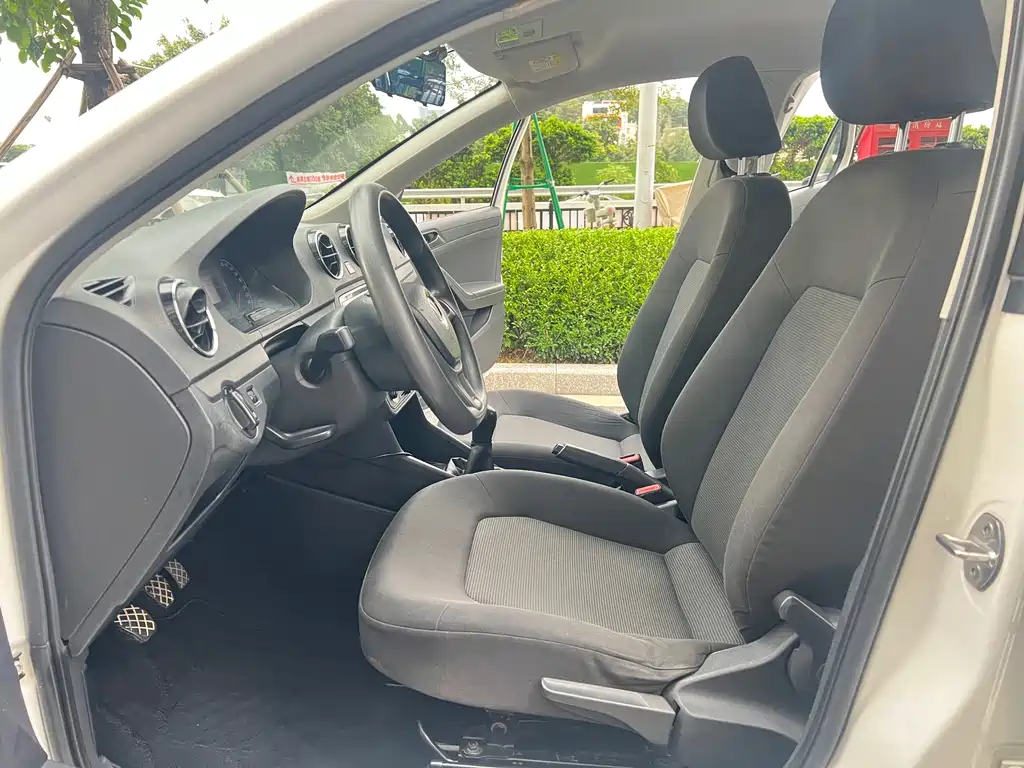 Volkswagen Jetta — миниатюра 9