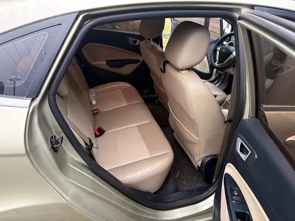Ford Fiesta — миниатюра 10