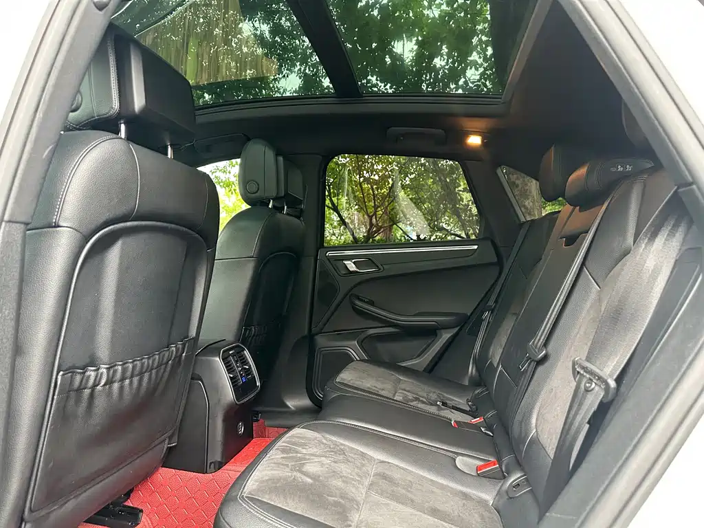 Porsche Macan — миниатюра 14