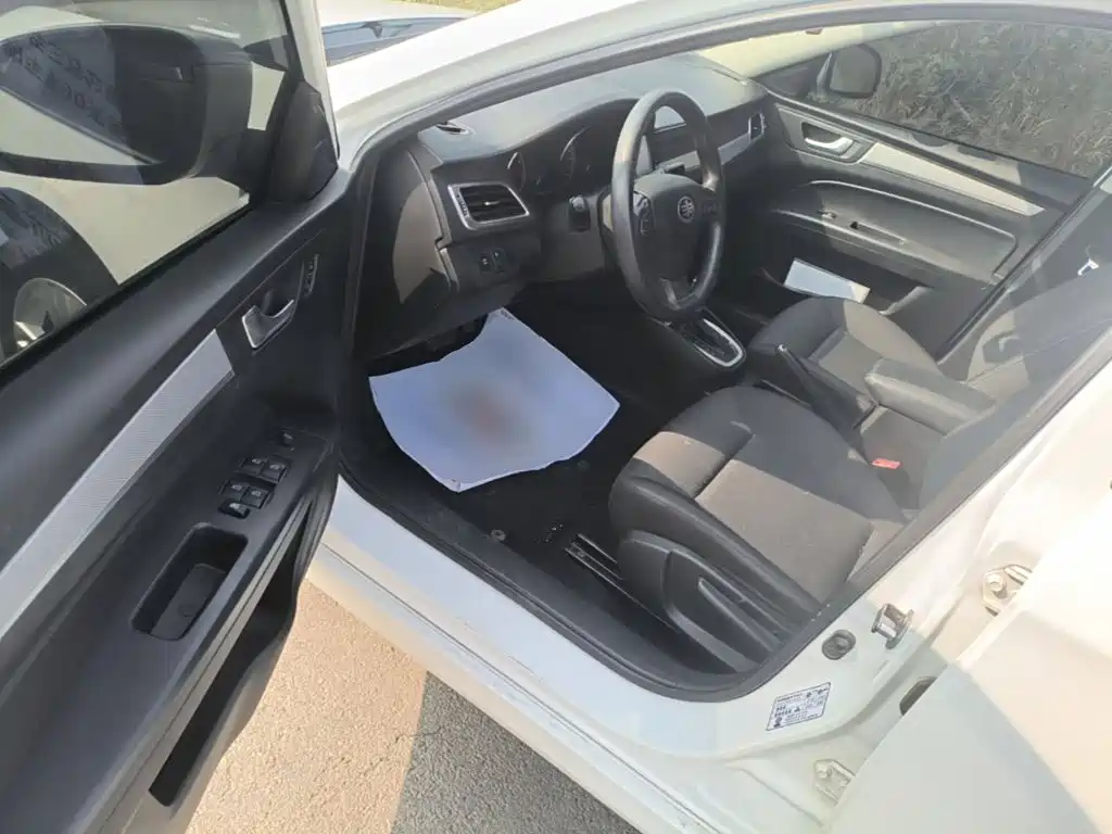Bestune B30 — миниатюра 16