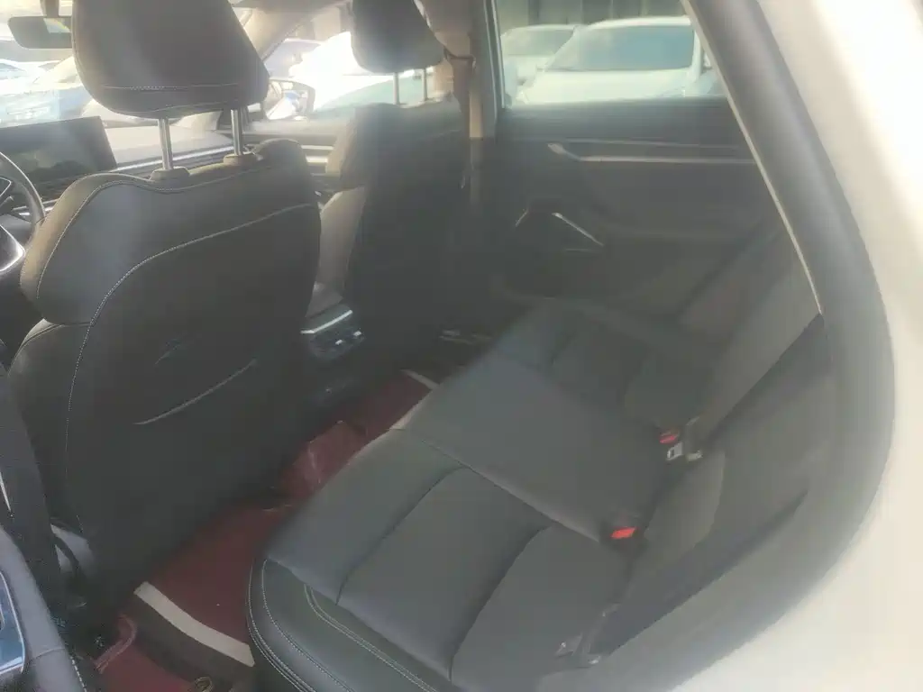 Geely Emgrand — миниатюра 5