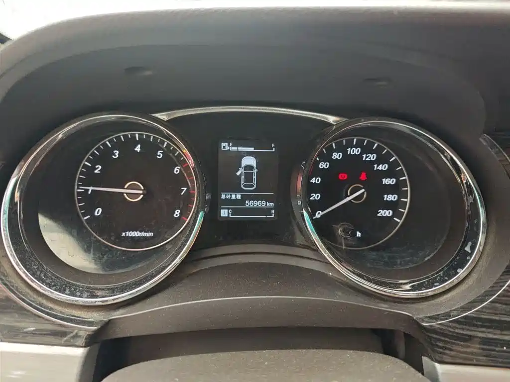 Baojun 730 2016 1.5L MT Comfort 7 мест V