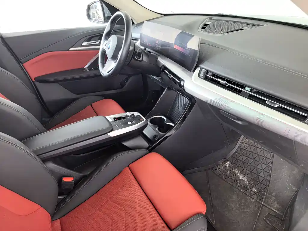 BMW X2 (Import) — миниатюра 8