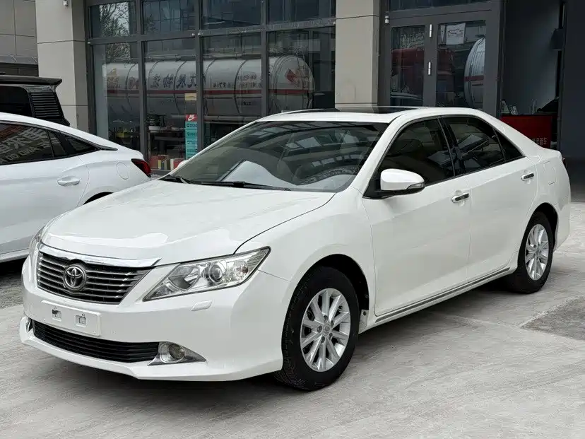 Toyota Camry — миниатюра 2