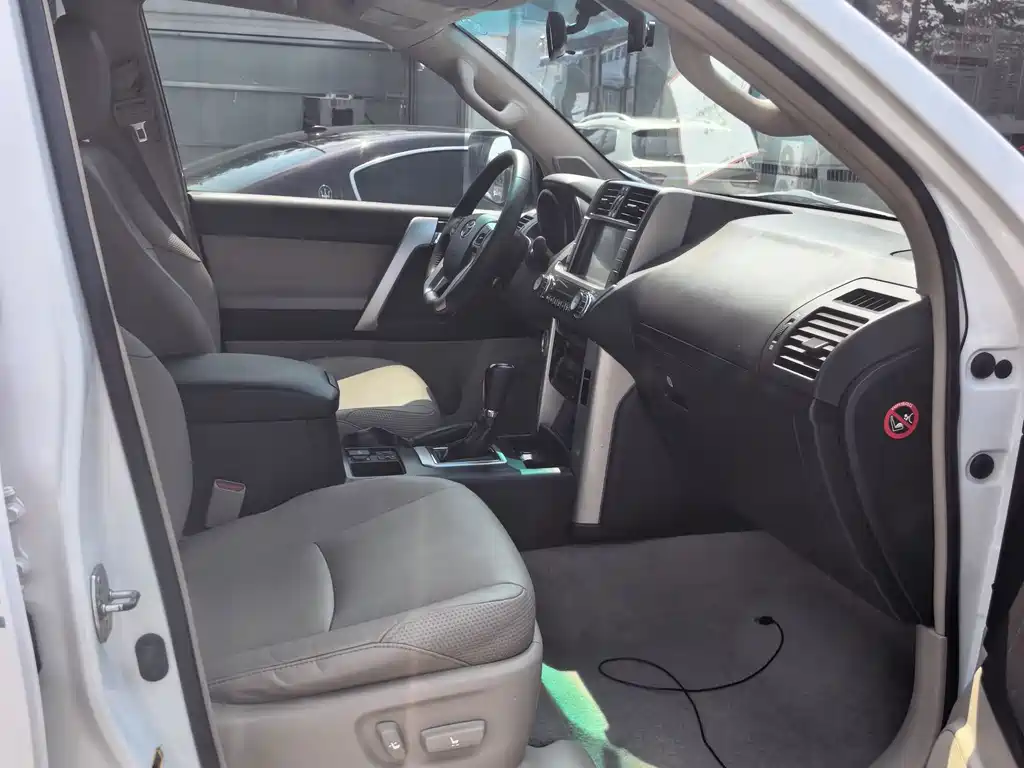 Toyota Prado — миниатюра 9