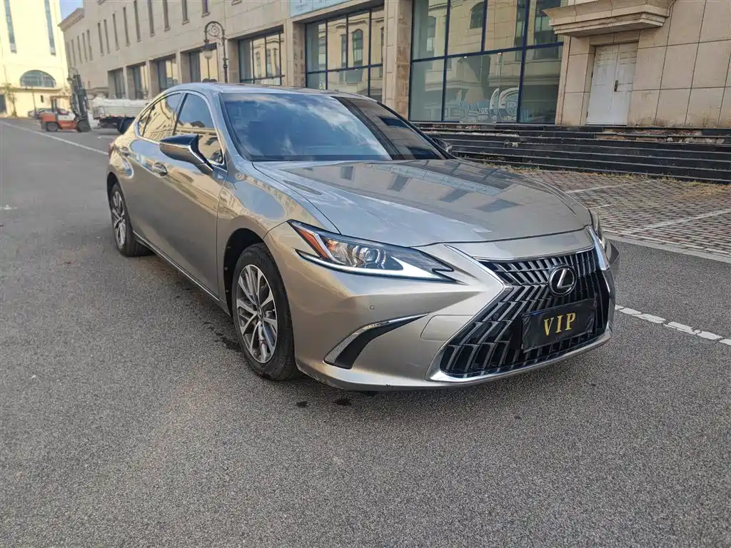 Lexus ES — миниатюра 8