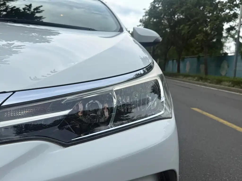 Toyota Corolla — миниатюра 13