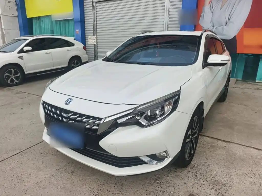Venucia T90