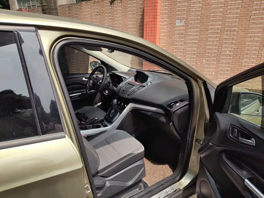 Ford Kuga — миниатюра 19