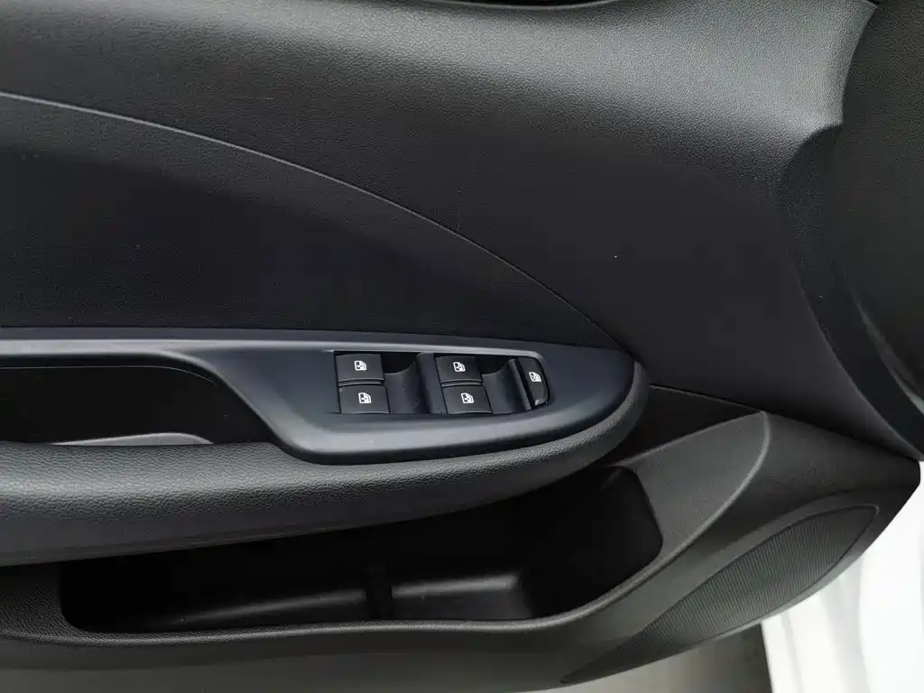 Buick Excelle — миниатюра 9