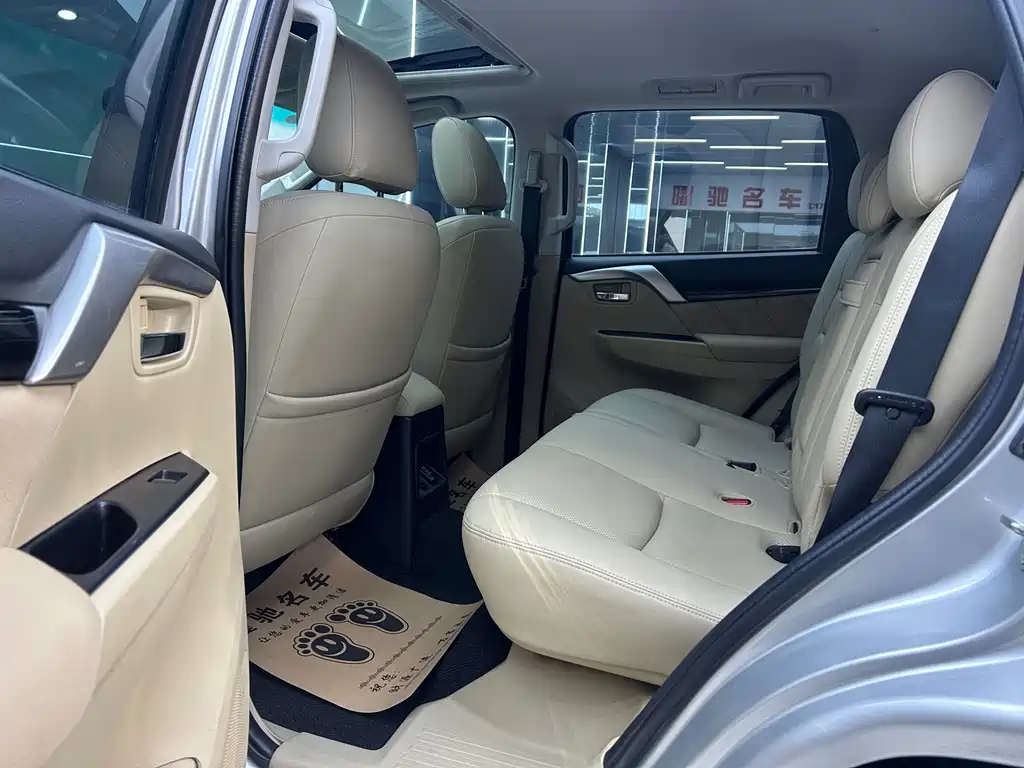 MITSUBISHI PAJERO JINCHANG