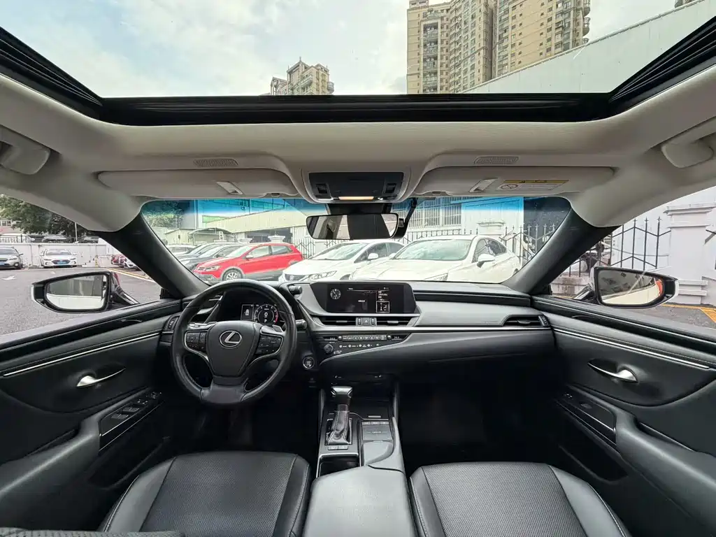 Lexus ES — миниатюра 8