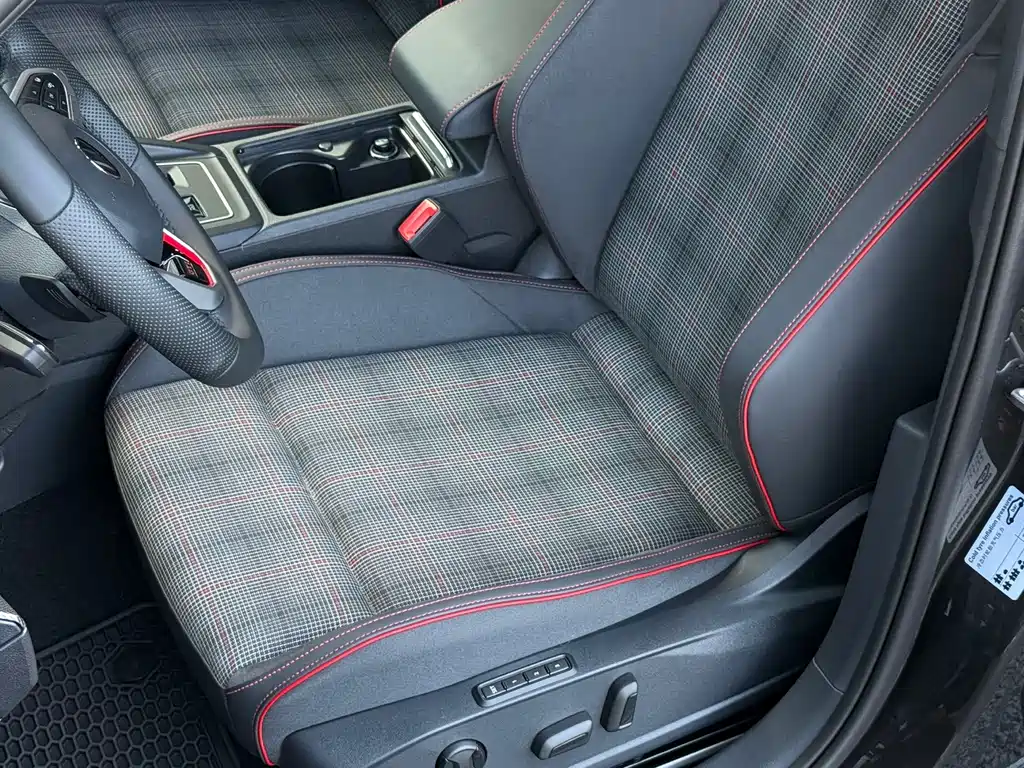 Volkswagen Golf GTI — миниатюра 5