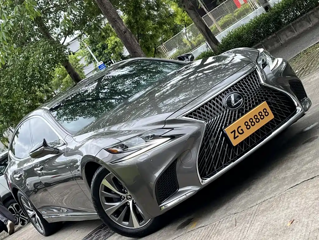 Lexus LS — миниатюра 4