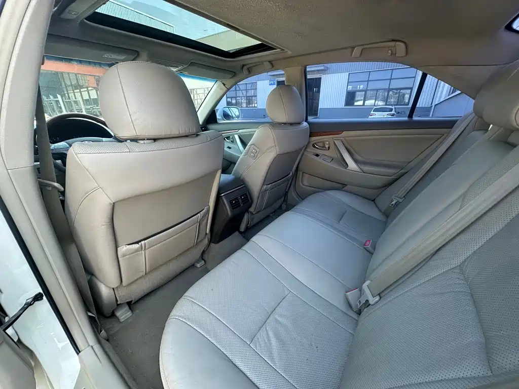 Toyota Camry — миниатюра 9