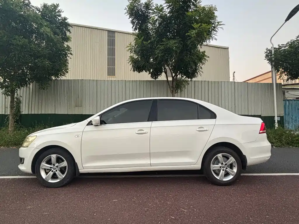 Volkswagen Santana — миниатюра 18