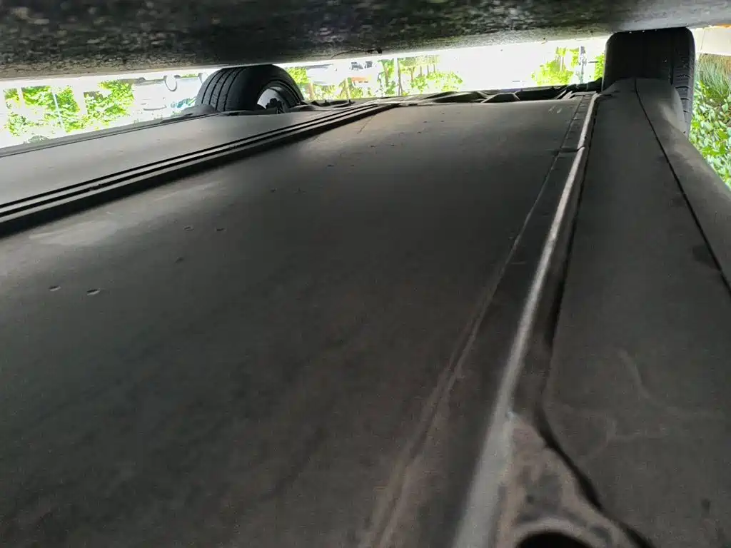 Tesla Model Y — миниатюра 16