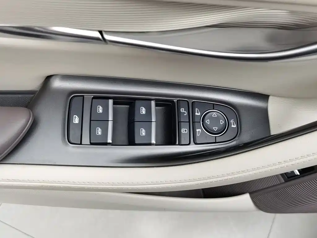 BYD PLUS New Energy — миниатюра 9