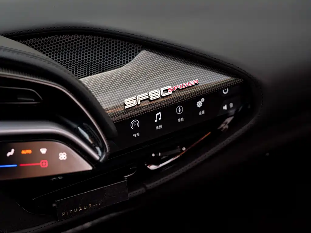 Ferrari SF90 3.9T V8 Spider, фото 12